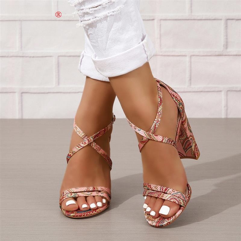 Sandales à talons hauts brodée - Sandal Strappy Heeled avis et prix
